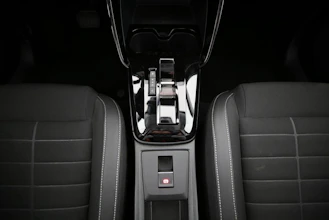 https://vehicle.imgix.net/4346498/98c2debe-2cbd-41ce-b54a-4b0222d0ea2b.jpg