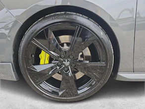 https://vehicle.imgix.net/4346579/df05ff7f-ebd6-4f8b-bc27-b1f9e0288a84.jpg