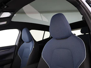 https://vehicle.imgix.net/4346626/2c3a12b2-06d7-4f13-a096-6e82748a79e9.jpg