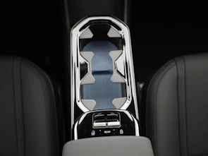 Fahrzeugbild VOLVO EX30 CC P8 Ultra AWD