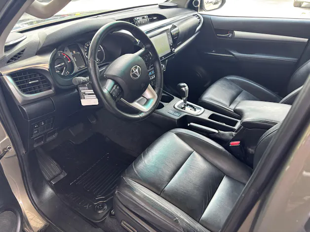 Toyota Hilux 2.8D 204PS Premium