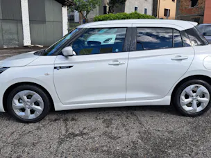 Suzuki Swift 1.2 Sakura Hybrid