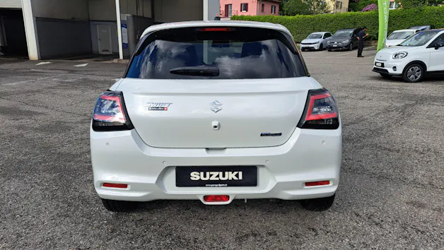 Suzuki Swift 1.2 Sakura Hybrid