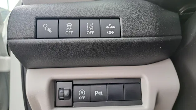Suzuki Swift 1.2 Sakura Hybrid