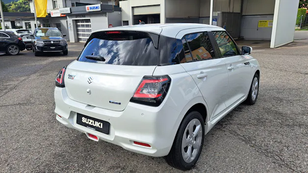 Suzuki Swift 1.2 Sakura Hybrid