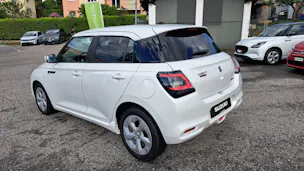 Suzuki Swift 1.2 Sakura Hybrid