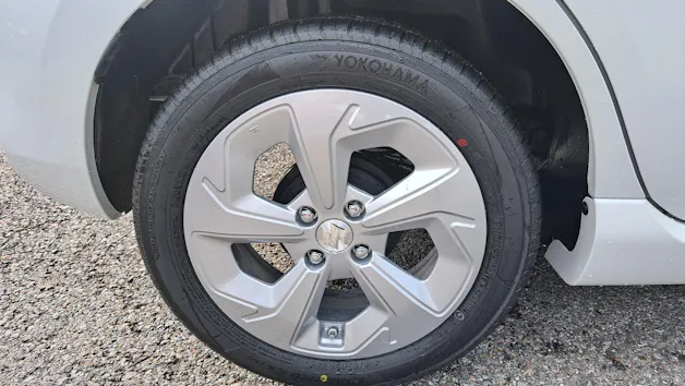 Suzuki Swift 1.2 Sakura Hybrid