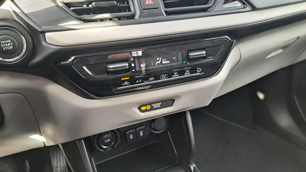 Suzuki Swift 1.2 Sakura Hybrid