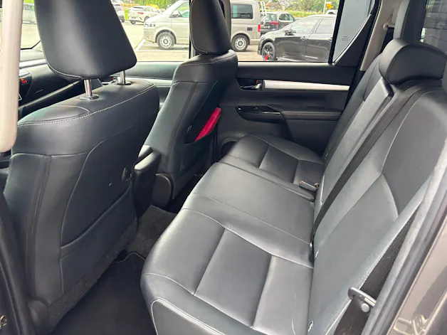 Toyota Hilux 2.4 D-4D Sol Premium