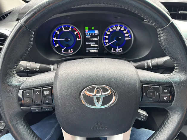 Toyota Hilux 2.4 D-4D Sol Premium
