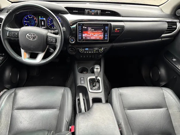 Toyota Hilux 2.4 D-4D Sol Premium