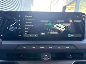 https://vehicle.imgix.net/4346830/f444c3da-3f58-4f3e-9338-583580bbe6a1.jpg