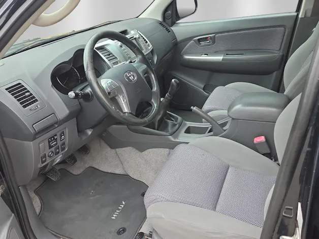 Toyota Hilux Double Cab.-Pick-up 3.0-4D Linea Sol