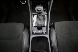 https://vehicle.imgix.net/4346986/5c36b475-9c05-40e8-aec9-fd17e3267a71.jpg