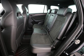 https://vehicle.imgix.net/4346986/98e8f158-e05c-408b-b260-0d7573d2fdc8.jpg