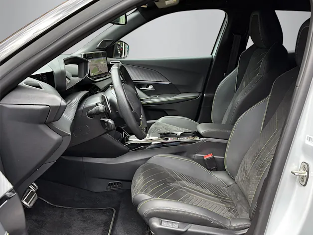 Peugeot 2008 1.2 Hybrid 145 GT