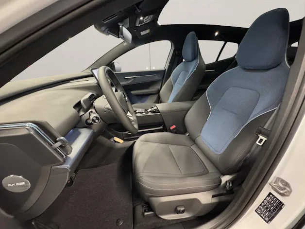 Volvo EX30 CC P8 Ultra AWD
