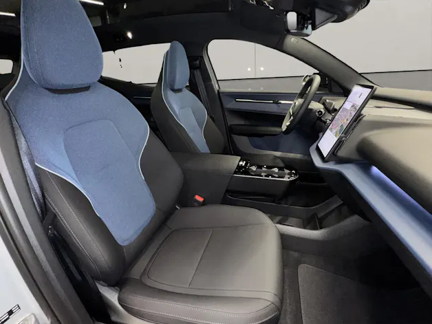 Volvo EX30 CC P8 Ultra AWD