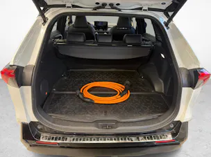 Toyota RAV4 2.5 Plug-In-Hybrid Platinum - Ruote invernali e gancio traino amovibile inclusi