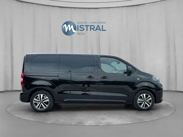 Peugeot Traveller Standard 2.2 BlueHDi 180 Family Edition S/S