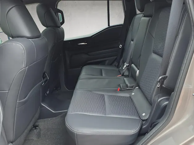 Toyota Land Cruiser 2.8 D 48V Invincible