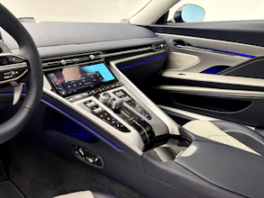 https://vehicle.imgix.net/4347415/3d281fc4-648e-4356-a787-18ad203e21ca.jpeg