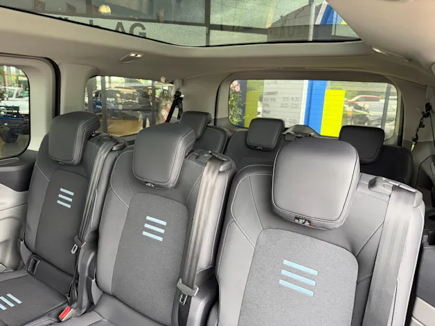 Ford Tourneo Bus 340 L1H1 65kWh Active