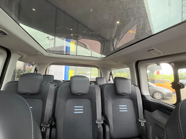Ford Tourneo Bus 340 L1H1 65kWh Active