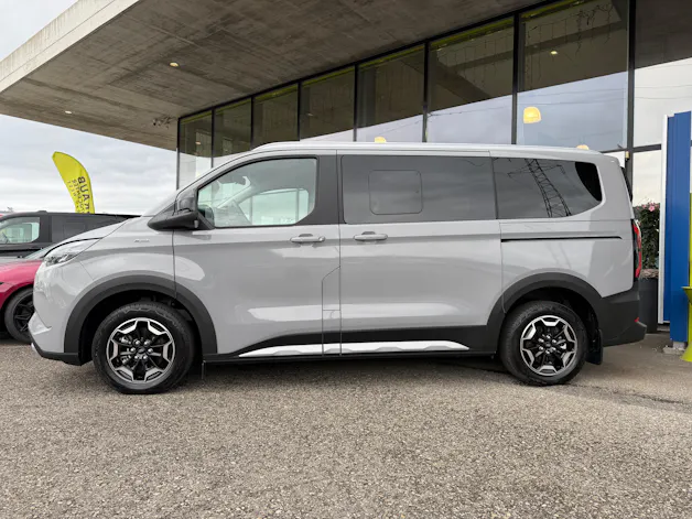 Ford Tourneo Bus 340 L1H1 65kWh Active