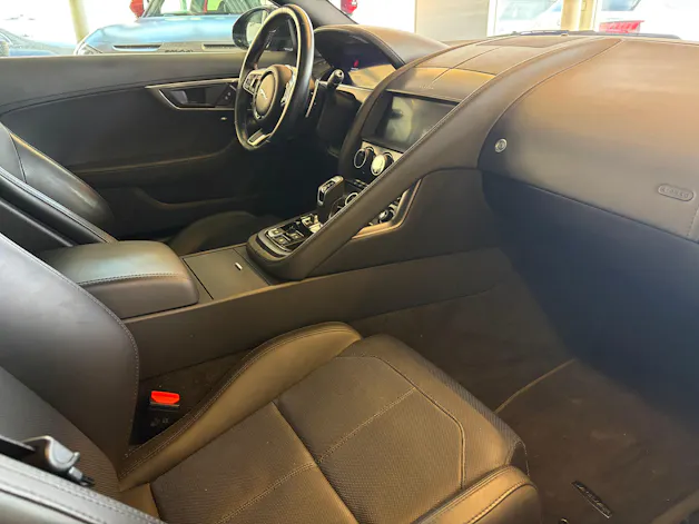 Jaguar F-Type Coupé 2.0 I4 R-Dynamic Automatik | Panorama Glas | ALL BLACK | Heckspoiler |