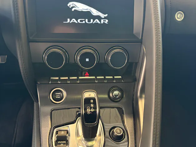 Jaguar F-Type Coupé 2.0 I4 R-Dynamic Automatik | Panorama Glas | ALL BLACK | Heckspoiler |