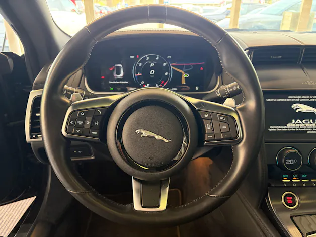 Jaguar F-Type Coupé 2.0 I4 R-Dynamic Automatik | Panorama Glas | ALL BLACK | Heckspoiler |