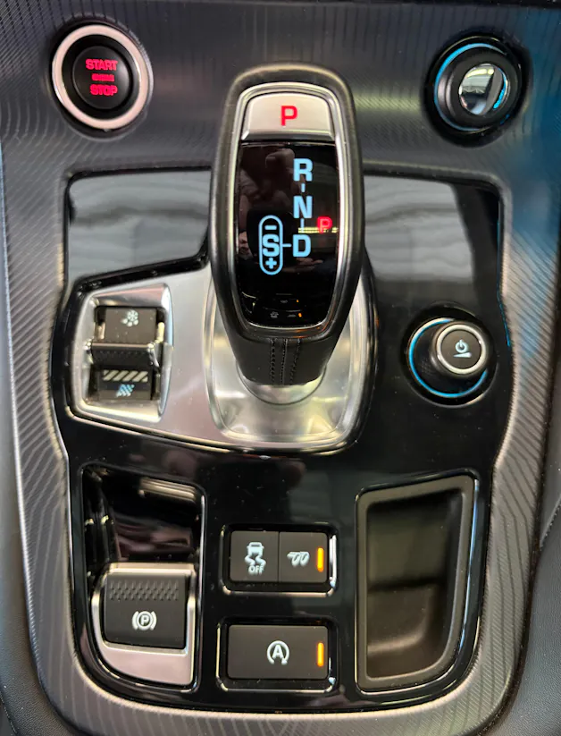 Jaguar F-Type Coupé 2.0 I4 R-Dynamic Automatik | Panorama Glas | ALL BLACK | Heckspoiler |