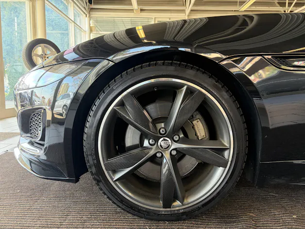 Jaguar F-Type Coupé 2.0 I4 R-Dynamic Automatik | Panorama Glas | ALL BLACK | Heckspoiler |