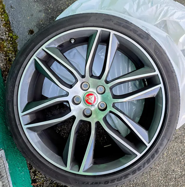 Jaguar F-Type Coupé 2.0 I4 R-Dynamic Automatik | Panorama Glas | ALL BLACK | Heckspoiler |