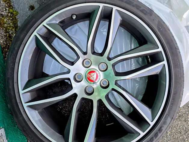 Jaguar F-Type Coupé 2.0 I4 R-Dynamic Automatik | Panorama Glas | ALL BLACK | Heckspoiler |