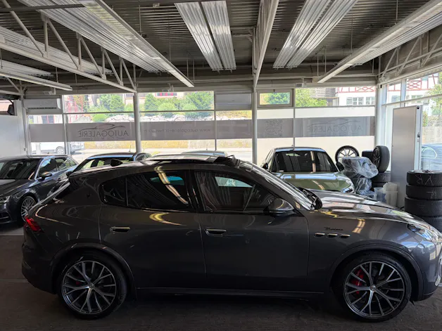 Maserati Grecale 2.0 MHEV Modena Automatica | CH | Garantie Mai 27 | Leder Rosso | Carbon | HeadUp | 21" | 360 Kamera |