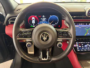 Maserati Grecale 2.0 MHEV Modena Automatica | CH | Garantie Mai 27 | Leder Rosso | Carbon | HeadUp | 21" | 360 Kamera |