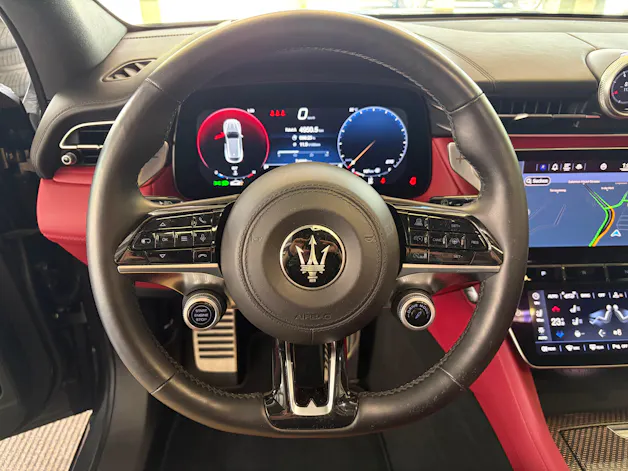 Maserati Grecale 2.0 MHEV Modena Automatica | CH | Garantie Mai 27 | Leder Rosso | Carbon | HeadUp | 21" | 360 Kamera |