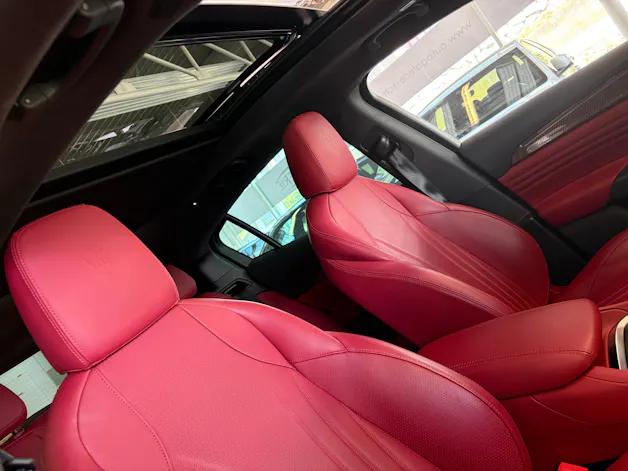 Maserati Grecale 2.0 MHEV Modena Automatica | CH | Garantie Mai 27 | Leder Rosso | Carbon | HeadUp | 21" | 360 Kamera |