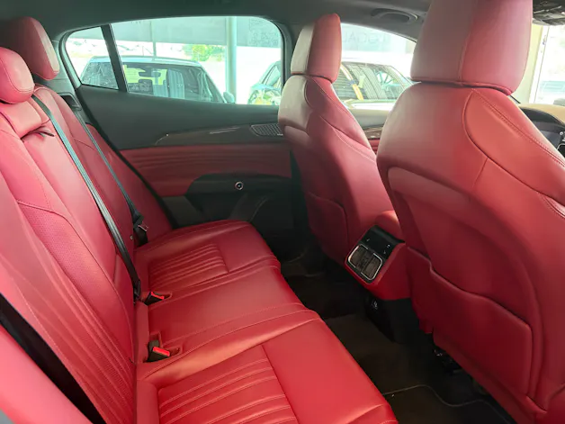 Maserati Grecale 2.0 MHEV Modena Automatica | CH | Garantie Mai 27 | Leder Rosso | Carbon | HeadUp | 21" | 360 Kamera |