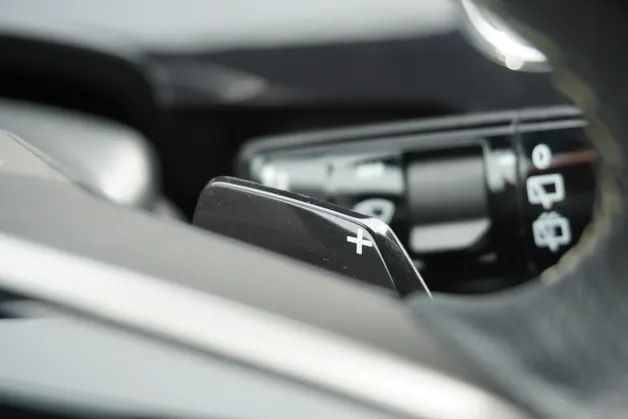 Peugeot 5008 145 Hybrid e-DCS6 GT 7-PLÄTZER!!!