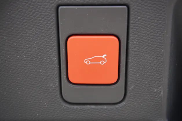 Peugeot 5008 145 Hybrid e-DCS6 GT 7-PLÄTZER!!!