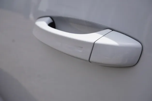 Peugeot 5008 145 Hybrid e-DCS6 GT 7-PLÄTZER!!!