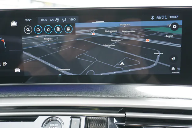 Peugeot 5008 145 Hybrid e-DCS6 GT 7-PLÄTZER!!!