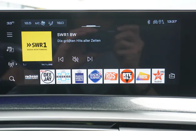 Peugeot 5008 145 Hybrid e-DCS6 GT 7-PLÄTZER!!!