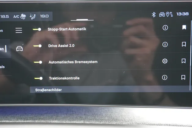 Peugeot 5008 145 Hybrid e-DCS6 GT 7-PLÄTZER!!!