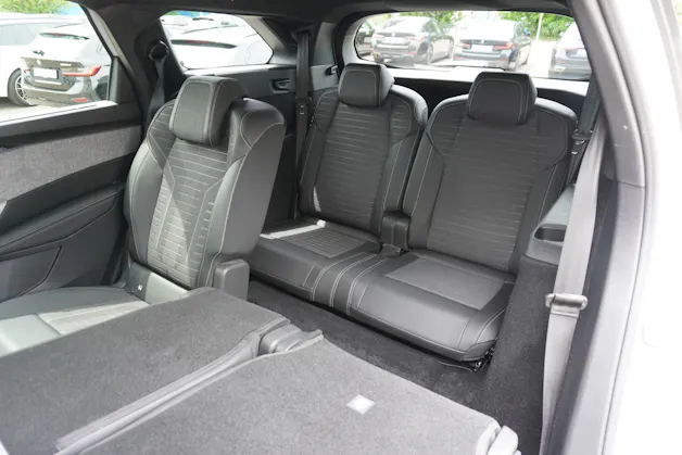 Peugeot 5008 145 Hybrid e-DCS6 GT 7-PLÄTZER!!!