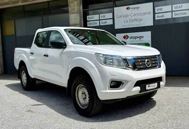 Nissan Navara Double Cab Visia 2.3 dCi 4WD