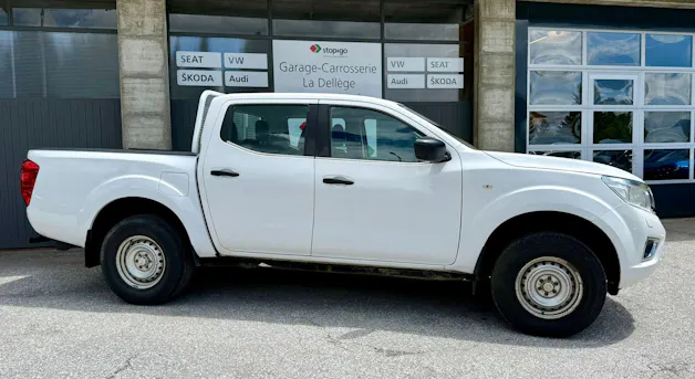 Nissan Navara Double Cab Visia 2.3 dCi 4WD